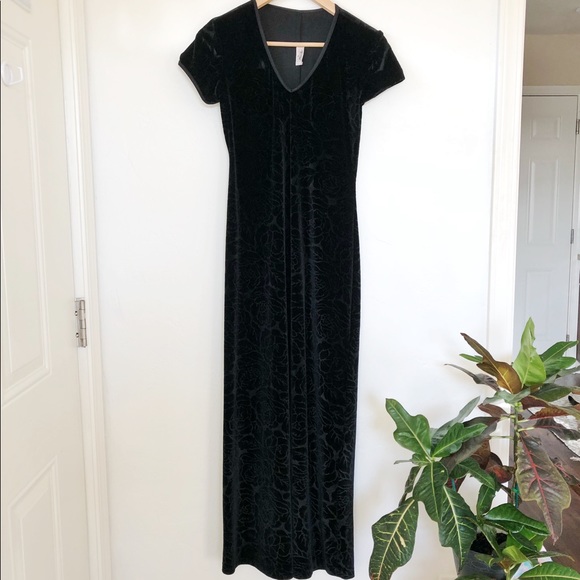 Vintage 90’s Velvet Dress with embossed roses - Picture 2 of 8